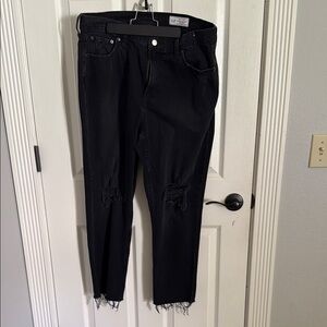 GAP Black Ankle Cropped Jeans with Distressed Hem